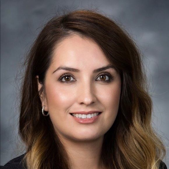 Meet your Posher, Lizette - Picture 1 of 1